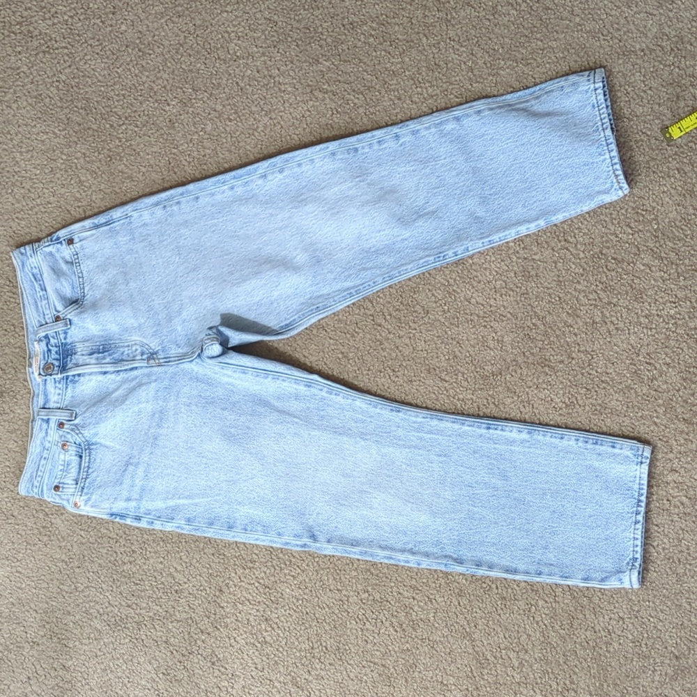 Levi's women's high rise wedgie straight cropped light blue jeans